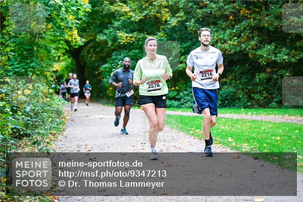 12.10.2025 - Bramfelder Halbmarathon 2025 Dr. Thomas Lammeyer http://msf.ph/oto/9347213 12.10.2025 10:22:59 Laufen 2, 2576, 2216 meine-sportfotos.de