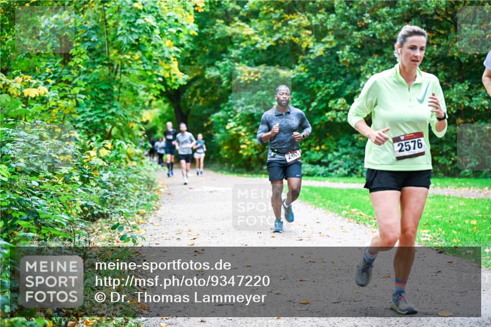12.10.2025 - Bramfelder Halbmarathon 2025 Dr. Thomas Lammeyer http://msf.ph/oto/9347220 12.10.2025 10:23:01 Laufen 2481, 2576 meine-sportfotos.de