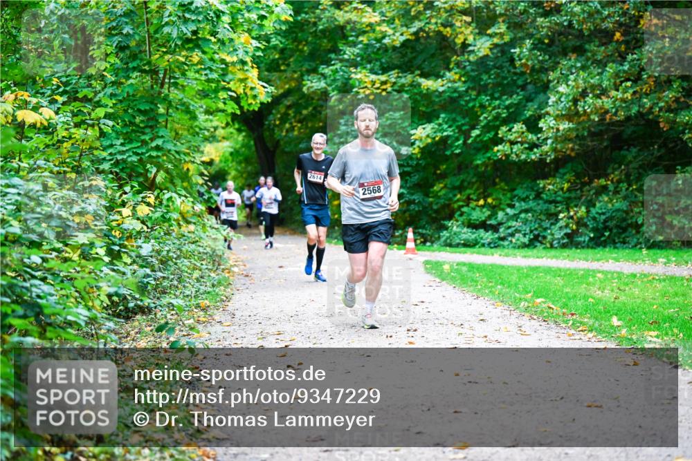12.10.2025 - Bramfelder Halbmarathon 2025 Dr. Thomas Lammeyer http://msf.ph/oto/9347229 12.10.2025 10:23:06 Laufen 2614, 2568 meine-sportfotos.de