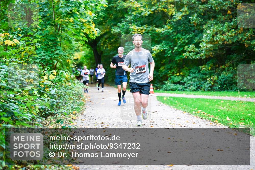 12.10.2025 - Bramfelder Halbmarathon 2025 Dr. Thomas Lammeyer http://msf.ph/oto/9347232 12.10.2025 10:23:06 Laufen 261, 2568 meine-sportfotos.de
