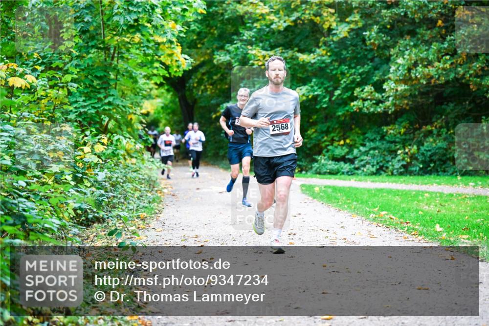 12.10.2025 - Bramfelder Halbmarathon 2025 Dr. Thomas Lammeyer http://msf.ph/oto/9347234 12.10.2025 10:23:07 Laufen 2568 meine-sportfotos.de