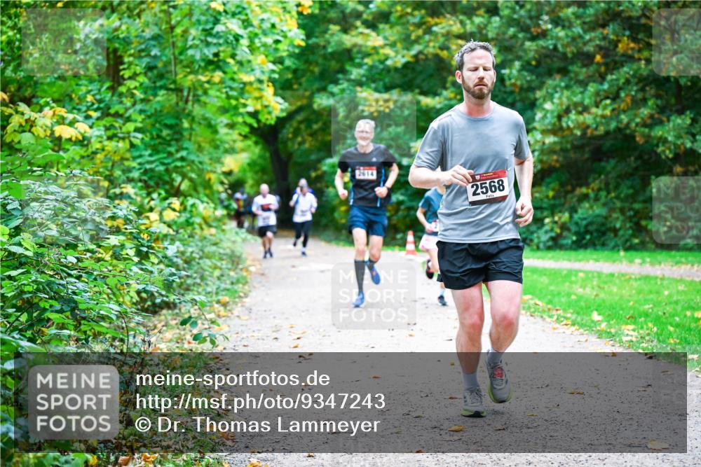 12.10.2025 - Bramfelder Halbmarathon 2025 Dr. Thomas Lammeyer http://msf.ph/oto/9347243 12.10.2025 10:23:08 Laufen 2614, 2568 meine-sportfotos.de