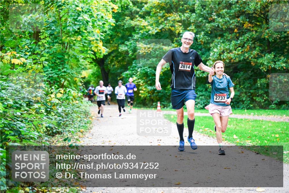 12.10.2025 - Bramfelder Halbmarathon 2025 Dr. Thomas Lammeyer http://msf.ph/oto/9347252 12.10.2025 10:23:10 Laufen 2614, 2737 meine-sportfotos.de