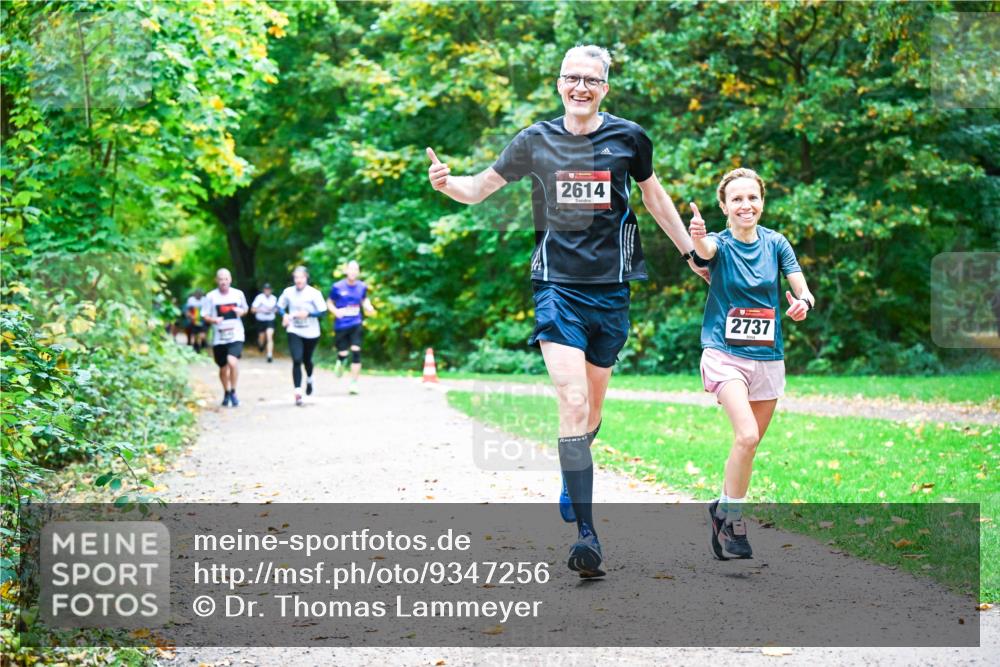 12.10.2025 - Bramfelder Halbmarathon 2025 Dr. Thomas Lammeyer http://msf.ph/oto/9347256 12.10.2025 10:23:10 Laufen 2614, 2737 meine-sportfotos.de