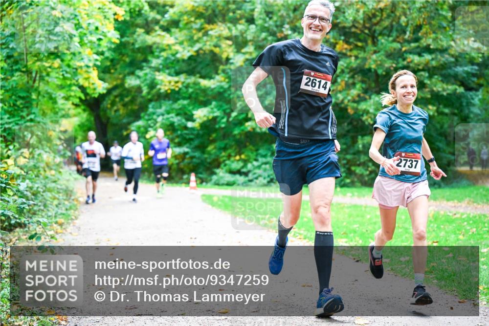 12.10.2025 - Bramfelder Halbmarathon 2025 Dr. Thomas Lammeyer http://msf.ph/oto/9347259 12.10.2025 10:23:10 Laufen 2614, 2737 meine-sportfotos.de