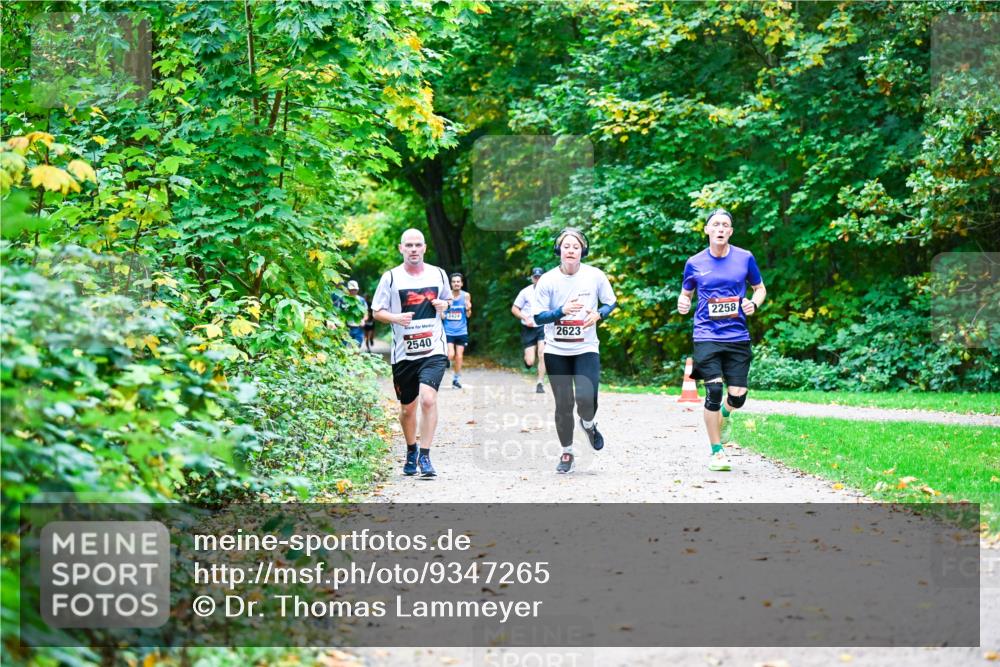 12.10.2025 - Bramfelder Halbmarathon 2025 Dr. Thomas Lammeyer http://msf.ph/oto/9347265 12.10.2025 10:23:12 Laufen 2540, 2623, 2258 meine-sportfotos.de
