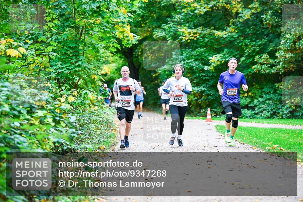 12.10.2025 - Bramfelder Halbmarathon 2025 Dr. Thomas Lammeyer http://msf.ph/oto/9347268 12.10.2025 10:23:13 Laufen 2540, 2623, 2258 meine-sportfotos.de