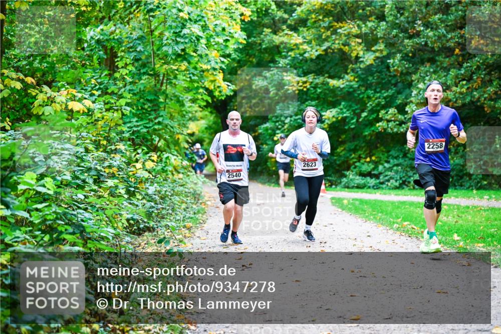 12.10.2025 - Bramfelder Halbmarathon 2025 Dr. Thomas Lammeyer http://msf.ph/oto/9347278 12.10.2025 10:23:14 Laufen 2540, 2623, 2258 meine-sportfotos.de
