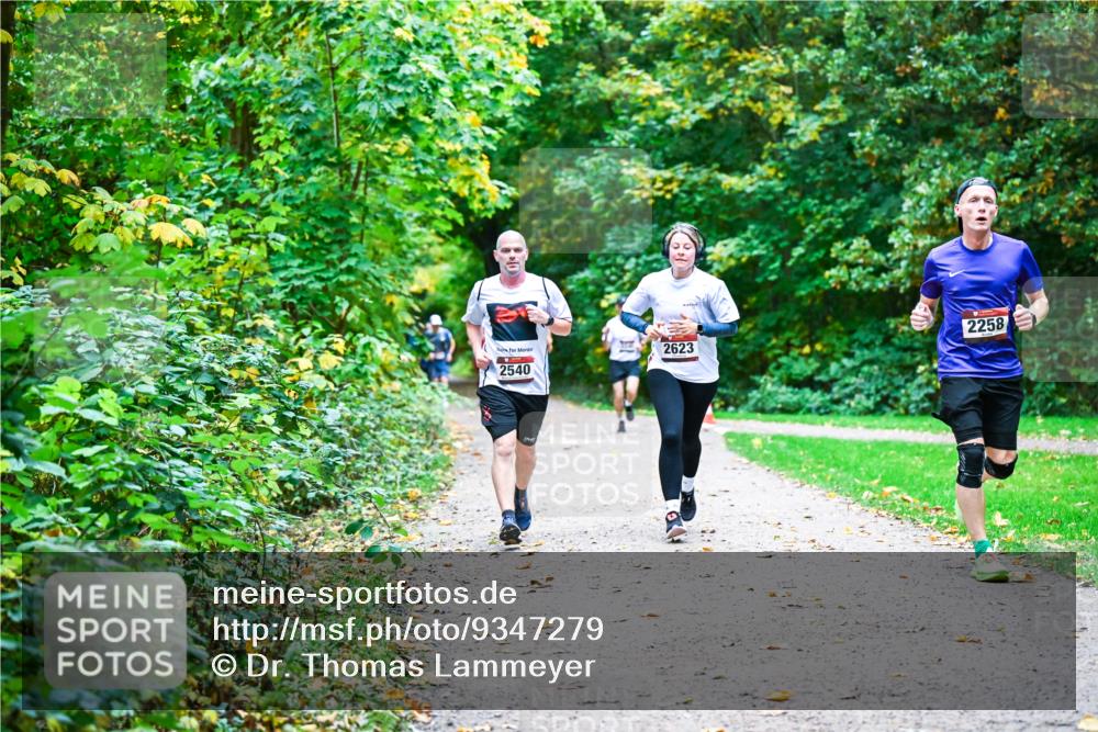 12.10.2025 - Bramfelder Halbmarathon 2025 Dr. Thomas Lammeyer http://msf.ph/oto/9347279 12.10.2025 10:23:14 Laufen 2540, 2258, 2623 meine-sportfotos.de
