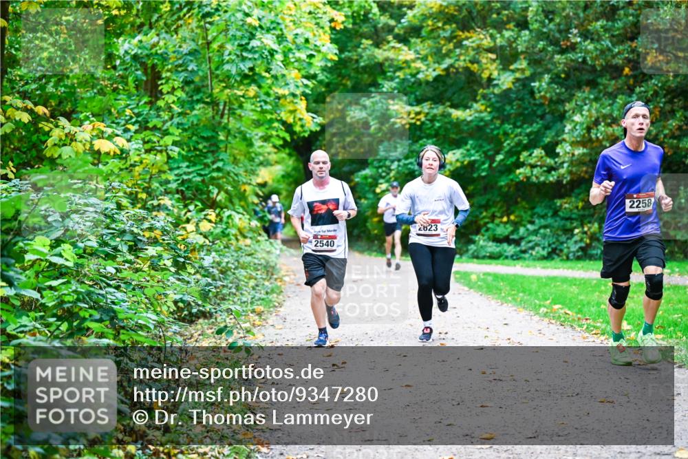 12.10.2025 - Bramfelder Halbmarathon 2025 Dr. Thomas Lammeyer http://msf.ph/oto/9347280 12.10.2025 10:23:14 Laufen 0, 2540, 2623, 2258 meine-sportfotos.de