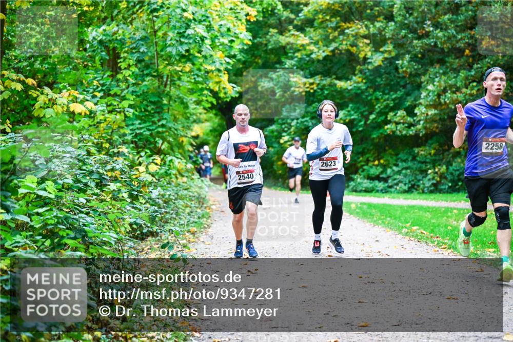 12.10.2025 - Bramfelder Halbmarathon 2025 Dr. Thomas Lammeyer http://msf.ph/oto/9347281 12.10.2025 10:23:14 Laufen 2540, 2623, 2258 meine-sportfotos.de