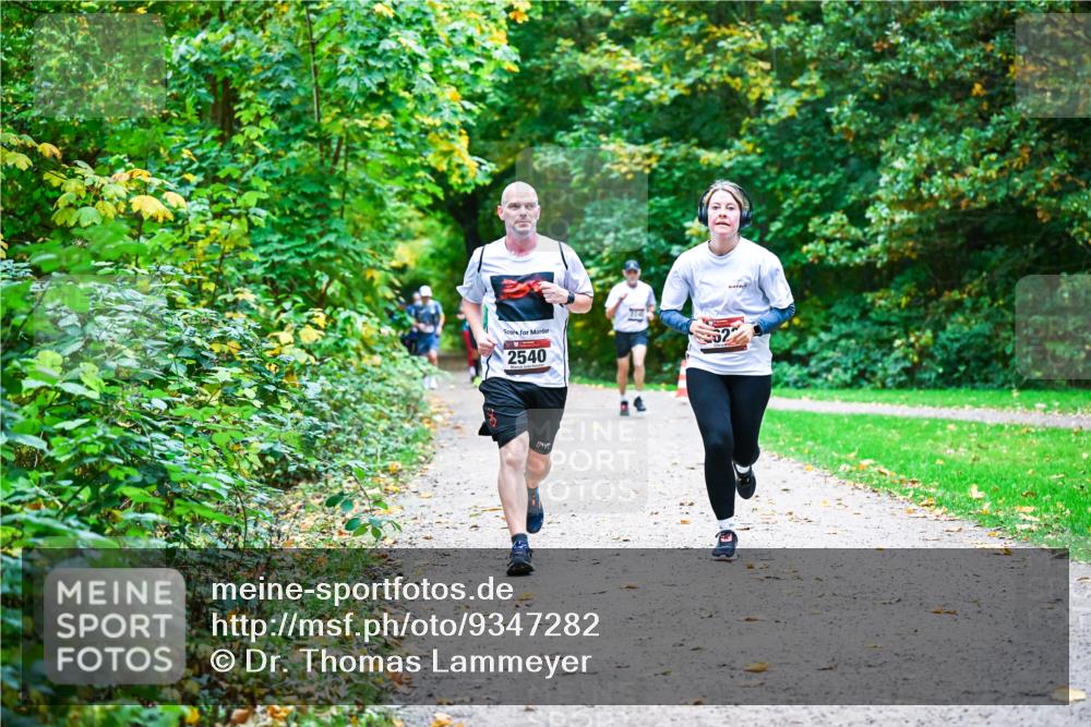 12.10.2025 - Bramfelder Halbmarathon 2025 Dr. Thomas Lammeyer http://msf.ph/oto/9347282 12.10.2025 10:23:15 Laufen 2540, 1741 meine-sportfotos.de