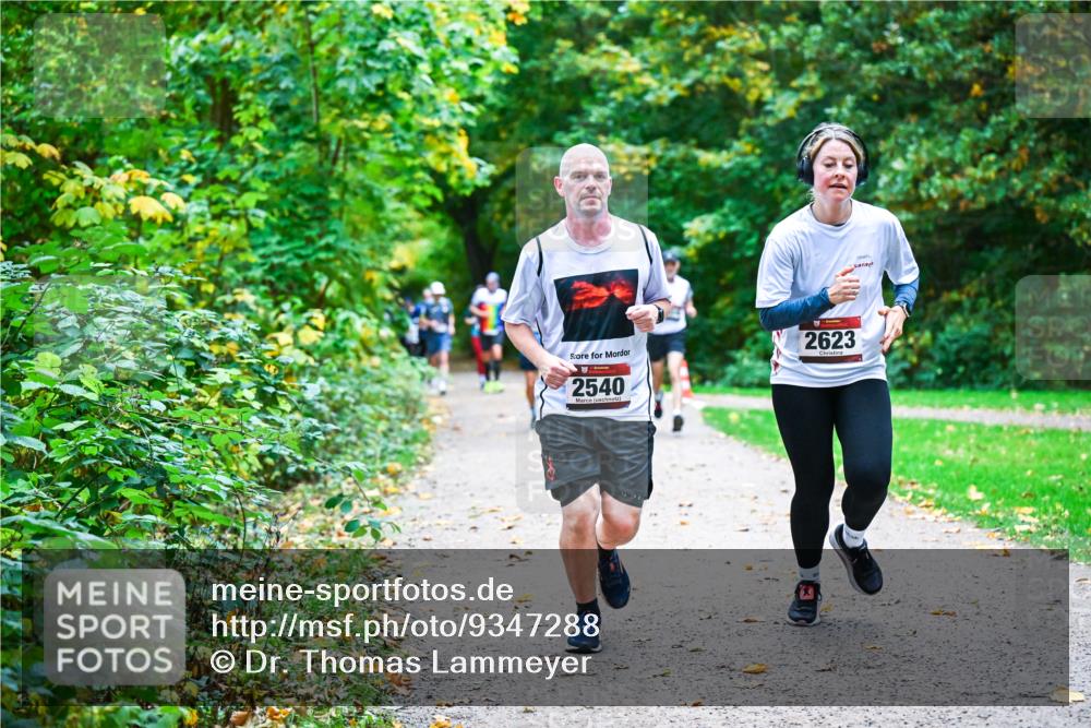 12.10.2025 - Bramfelder Halbmarathon 2025 Dr. Thomas Lammeyer http://msf.ph/oto/9347288 12.10.2025 10:23:16 Laufen 2540, 2623 meine-sportfotos.de