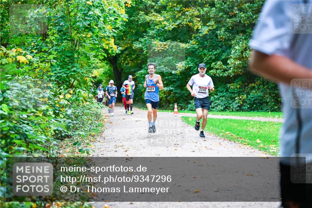 12.10.2025 - Bramfelder Halbmarathon 2025 Dr. Thomas Lammeyer http://msf.ph/oto/9347296 12.10.2025 10:23:17 Laufen 2424, 2245 meine-sportfotos.de