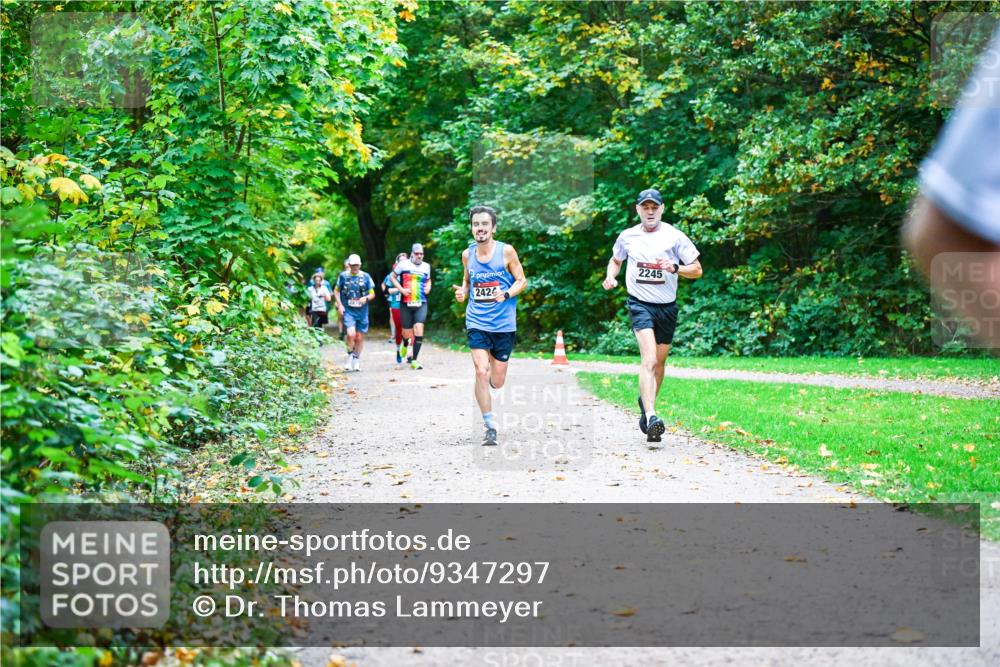 12.10.2025 - Bramfelder Halbmarathon 2025 Dr. Thomas Lammeyer http://msf.ph/oto/9347297 12.10.2025 10:23:18 Laufen 2245, 2426 meine-sportfotos.de