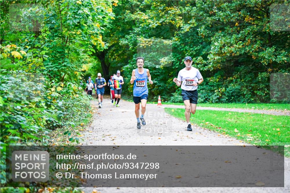 12.10.2025 - Bramfelder Halbmarathon 2025 Dr. Thomas Lammeyer http://msf.ph/oto/9347298 12.10.2025 10:23:18 Laufen 2424, 2245 meine-sportfotos.de