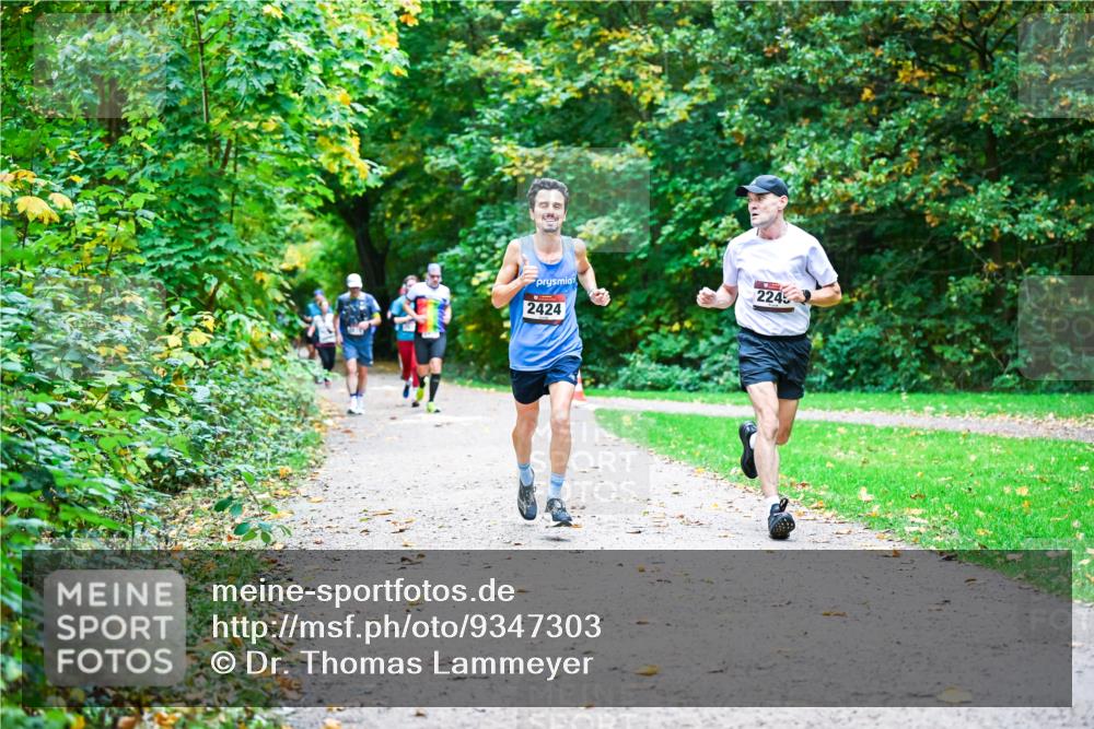 12.10.2025 - Bramfelder Halbmarathon 2025 Dr. Thomas Lammeyer http://msf.ph/oto/9347303 12.10.2025 10:23:18 Laufen 2245, 2424 meine-sportfotos.de