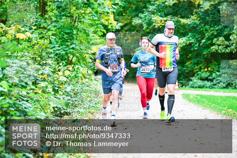 12.10.2025 - Bramfelder Halbmarathon 2025 Dr. Thomas Lammeyer http://msf.ph/oto/9347333 12.10.2025 10:23:24 Laufen 2879, 2611, 2475 meine-sportfotos.de
