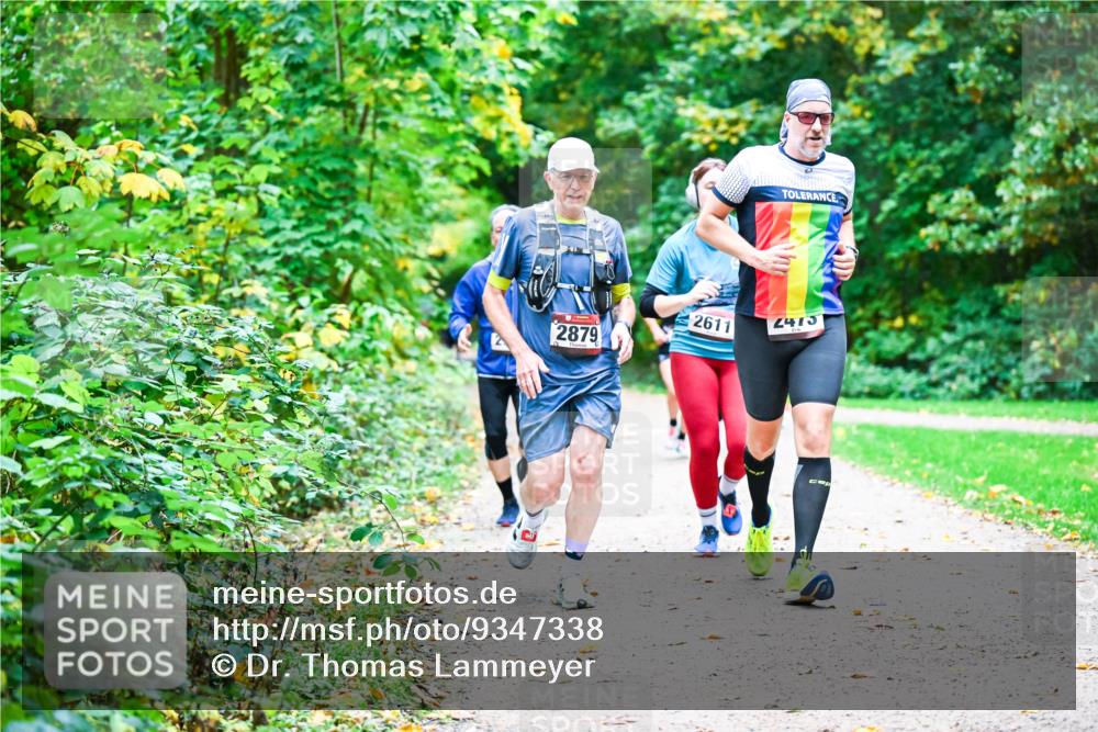 12.10.2025 - Bramfelder Halbmarathon 2025 Dr. Thomas Lammeyer http://msf.ph/oto/9347338 12.10.2025 10:23:25 Laufen 2879, 2611, 2413 meine-sportfotos.de