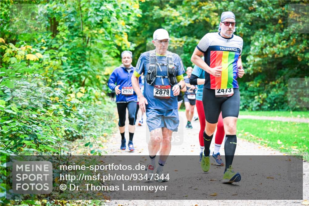 12.10.2025 - Bramfelder Halbmarathon 2025 Dr. Thomas Lammeyer http://msf.ph/oto/9347344 12.10.2025 10:23:26 Laufen 24, 3, 2932, 2879 meine-sportfotos.de