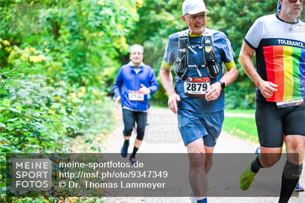 12.10.2025 - Bramfelder Halbmarathon 2025 Dr. Thomas Lammeyer http://msf.ph/oto/9347349 12.10.2025 10:23:26 Laufen 2879 meine-sportfotos.de