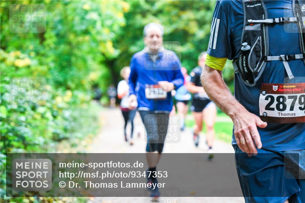 12.10.2025 - Bramfelder Halbmarathon 2025 Dr. Thomas Lammeyer http://msf.ph/oto/9347353 12.10.2025 10:23:27 Laufen 34, 2879 meine-sportfotos.de