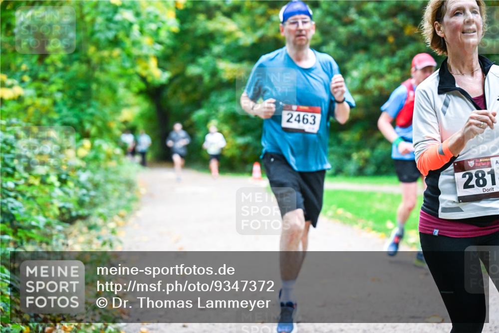 12.10.2025 - Bramfelder Halbmarathon 2025 Dr. Thomas Lammeyer http://msf.ph/oto/9347372 12.10.2025 10:23:30 Laufen 2463, 34, 281 meine-sportfotos.de