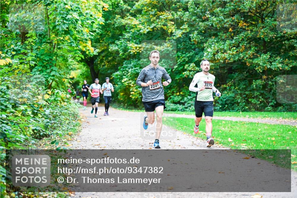 12.10.2025 - Bramfelder Halbmarathon 2025 Dr. Thomas Lammeyer http://msf.ph/oto/9347382 12.10.2025 10:23:36 Laufen 2241, 2275 meine-sportfotos.de