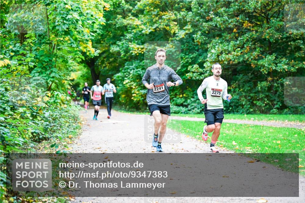 12.10.2025 - Bramfelder Halbmarathon 2025 Dr. Thomas Lammeyer http://msf.ph/oto/9347383 12.10.2025 10:23:36 Laufen 2241, 2275 meine-sportfotos.de