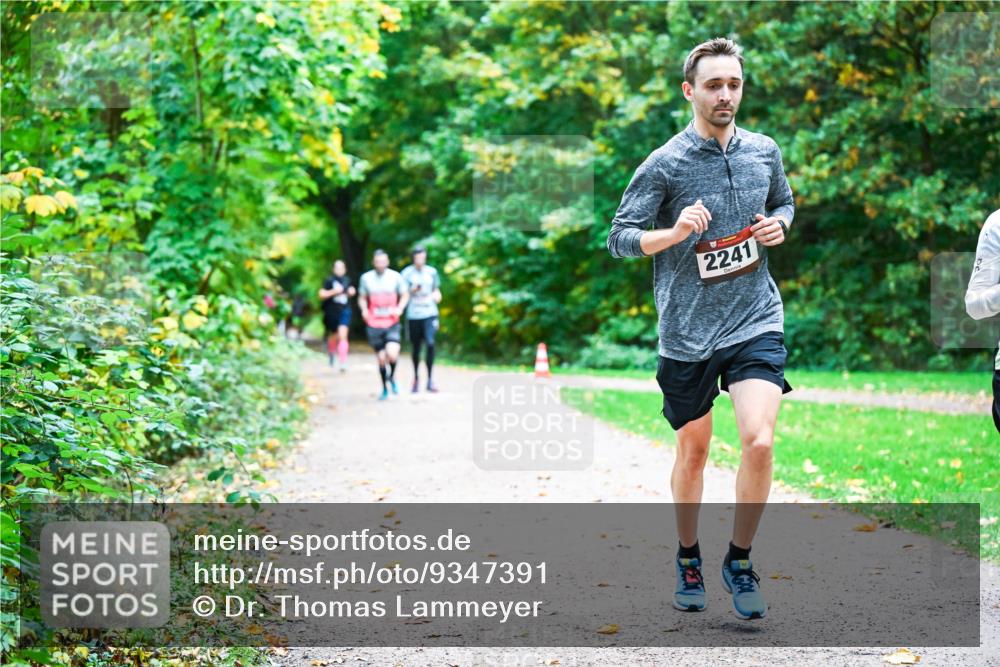 12.10.2025 - Bramfelder Halbmarathon 2025 Dr. Thomas Lammeyer http://msf.ph/oto/9347391 12.10.2025 10:23:37 Laufen 2241 meine-sportfotos.de