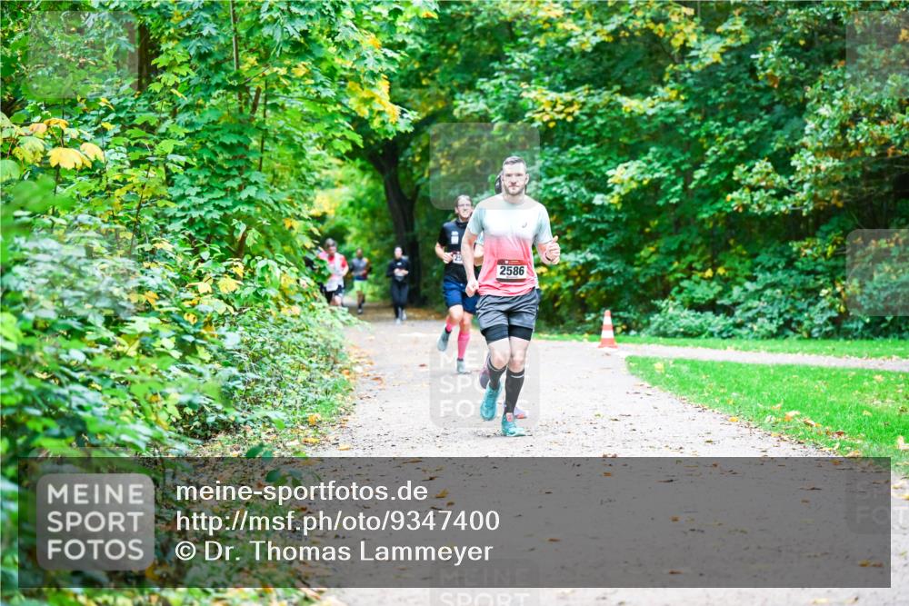 12.10.2025 - Bramfelder Halbmarathon 2025 Dr. Thomas Lammeyer http://msf.ph/oto/9347400 12.10.2025 10:23:40 Laufen 2586 meine-sportfotos.de
