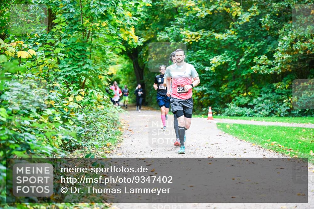 12.10.2025 - Bramfelder Halbmarathon 2025 Dr. Thomas Lammeyer http://msf.ph/oto/9347402 12.10.2025 10:23:40 Laufen 2522, 25 meine-sportfotos.de