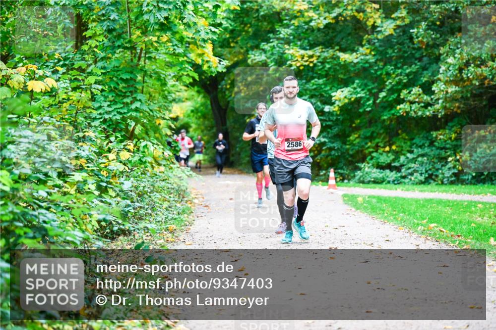 12.10.2025 - Bramfelder Halbmarathon 2025 Dr. Thomas Lammeyer http://msf.ph/oto/9347403 12.10.2025 10:23:41 Laufen 2586 meine-sportfotos.de