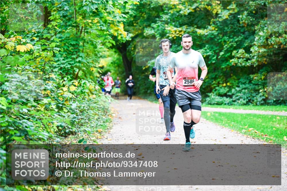 12.10.2025 - Bramfelder Halbmarathon 2025 Dr. Thomas Lammeyer http://msf.ph/oto/9347408 12.10.2025 10:23:41 Laufen 2586 meine-sportfotos.de