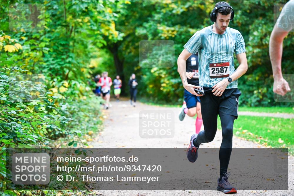 12.10.2025 - Bramfelder Halbmarathon 2025 Dr. Thomas Lammeyer http://msf.ph/oto/9347420 12.10.2025 10:23:43 Laufen 2587 meine-sportfotos.de
