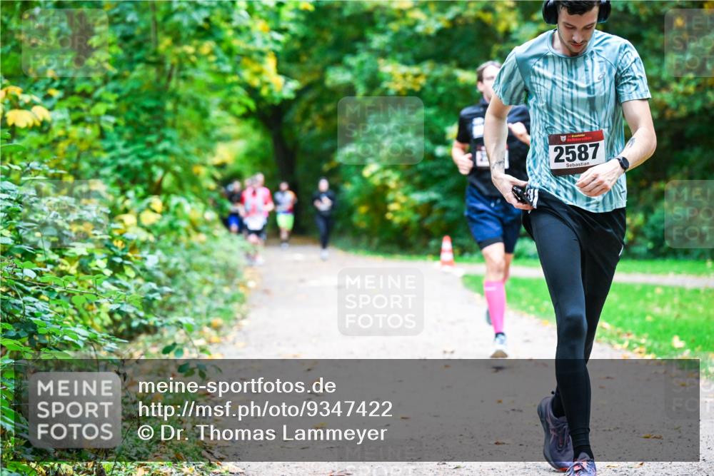 12.10.2025 - Bramfelder Halbmarathon 2025 Dr. Thomas Lammeyer http://msf.ph/oto/9347422 12.10.2025 10:23:43 Laufen 2587 meine-sportfotos.de