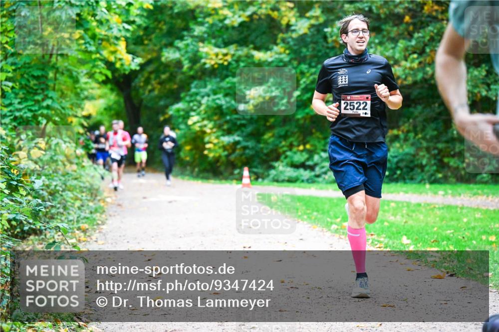 12.10.2025 - Bramfelder Halbmarathon 2025 Dr. Thomas Lammeyer http://msf.ph/oto/9347424 12.10.2025 10:23:44 Laufen 2522, 6 meine-sportfotos.de