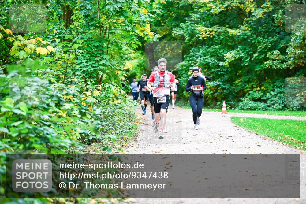 12.10.2025 - Bramfelder Halbmarathon 2025 Dr. Thomas Lammeyer http://msf.ph/oto/9347438 12.10.2025 10:23:49 Laufen 3420, 2624, 2718 meine-sportfotos.de