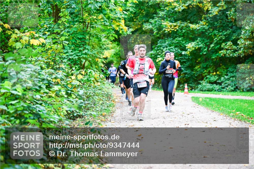 12.10.2025 - Bramfelder Halbmarathon 2025 Dr. Thomas Lammeyer http://msf.ph/oto/9347444 12.10.2025 10:23:50 Laufen 2718 meine-sportfotos.de