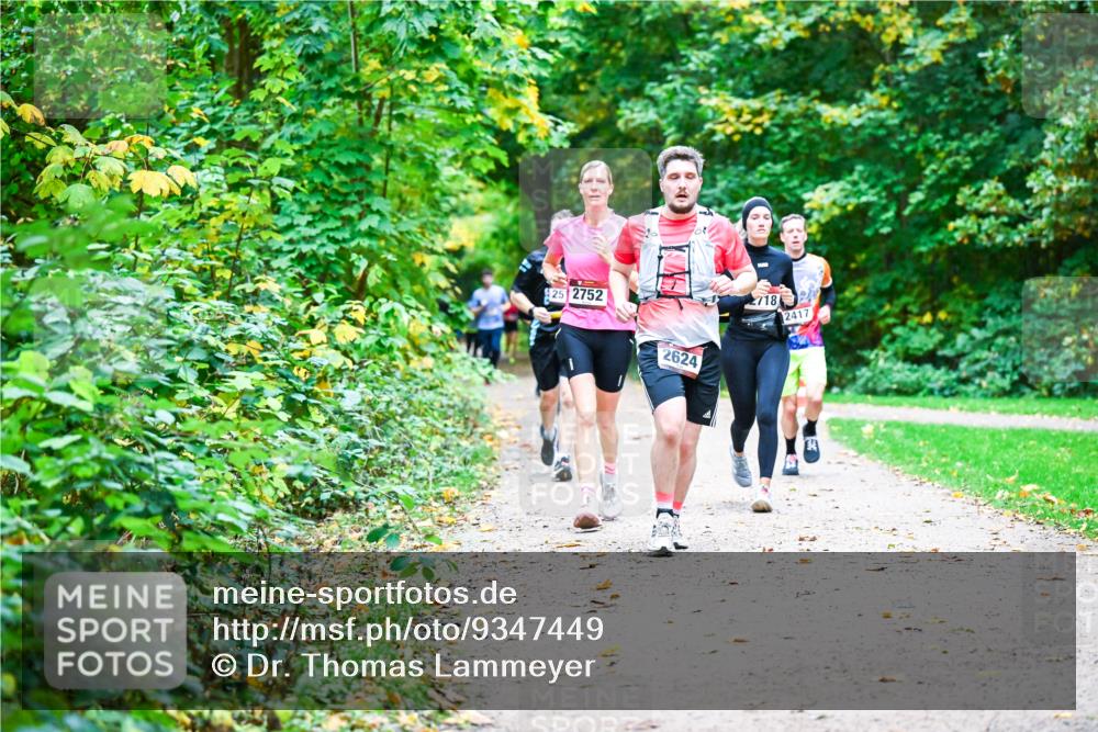 12.10.2025 - Bramfelder Halbmarathon 2025 Dr. Thomas Lammeyer http://msf.ph/oto/9347449 12.10.2025 10:23:51 Laufen 25, 2752, 2624, 2718, 2417 meine-sportfotos.de