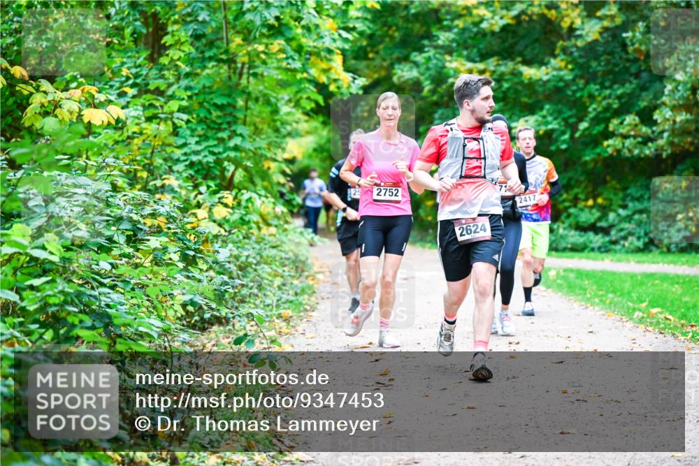 12.10.2025 - Bramfelder Halbmarathon 2025 Dr. Thomas Lammeyer http://msf.ph/oto/9347453 12.10.2025 10:23:51 Laufen 2752, 2624, 2417 meine-sportfotos.de
