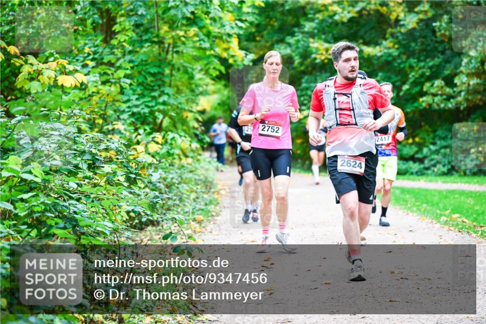 12.10.2025 - Bramfelder Halbmarathon 2025 Dr. Thomas Lammeyer http://msf.ph/oto/9347456 12.10.2025 10:23:52 Laufen 2752, 2624, 2417 meine-sportfotos.de
