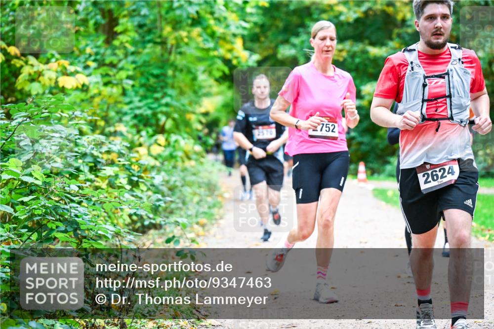 12.10.2025 - Bramfelder Halbmarathon 2025 Dr. Thomas Lammeyer http://msf.ph/oto/9347463 12.10.2025 10:23:53 Laufen 2676, 752, 2624 meine-sportfotos.de
