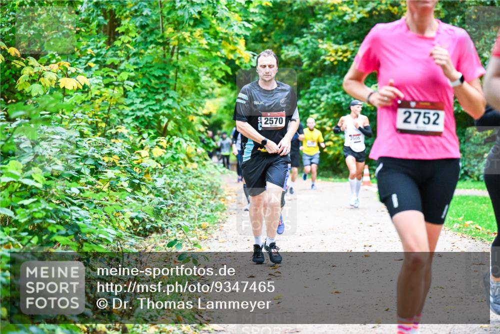 12.10.2025 - Bramfelder Halbmarathon 2025 Dr. Thomas Lammeyer http://msf.ph/oto/9347465 12.10.2025 10:23:54 Laufen 2570, 2505, 2752 meine-sportfotos.de