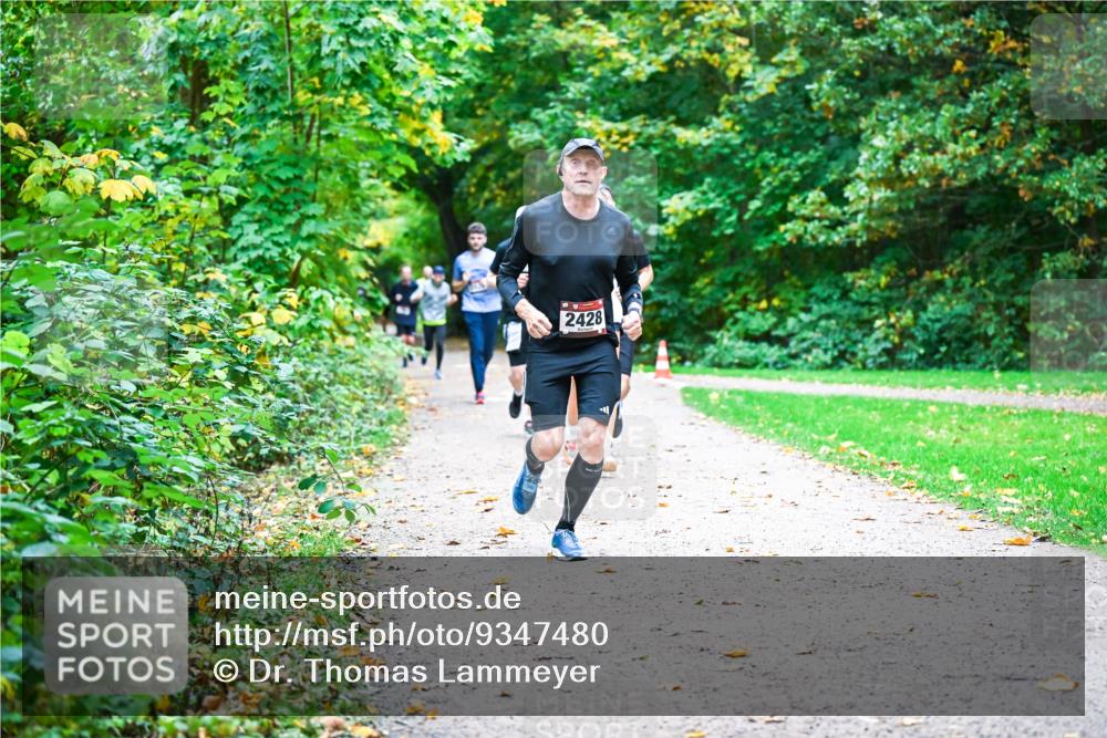 12.10.2025 - Bramfelder Halbmarathon 2025 Dr. Thomas Lammeyer http://msf.ph/oto/9347480 12.10.2025 10:23:57 Laufen 2428 meine-sportfotos.de