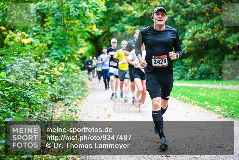 12.10.2025 - Bramfelder Halbmarathon 2025 Dr. Thomas Lammeyer http://msf.ph/oto/9347487 12.10.2025 10:23:58 Laufen 2428 meine-sportfotos.de