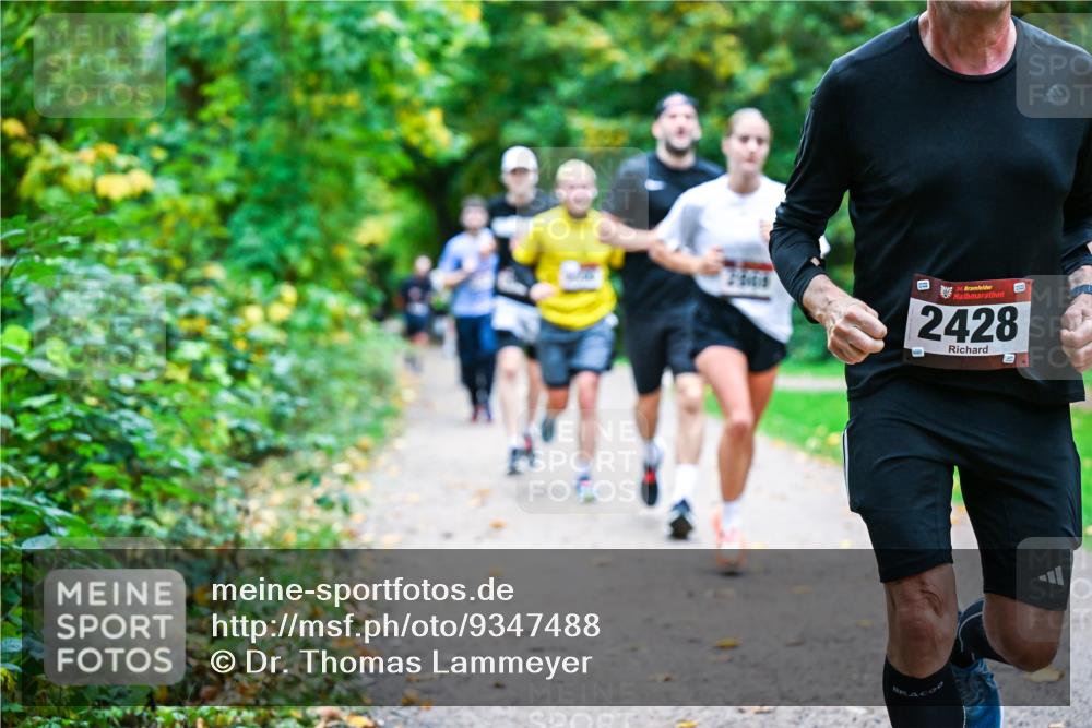 12.10.2025 - Bramfelder Halbmarathon 2025 Dr. Thomas Lammeyer http://msf.ph/oto/9347488 12.10.2025 10:23:59 Laufen 34, 2428 meine-sportfotos.de