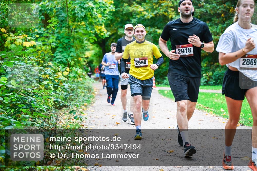 12.10.2025 - Bramfelder Halbmarathon 2025 Dr. Thomas Lammeyer http://msf.ph/oto/9347494 12.10.2025 10:24:00 Laufen 2926, 94, 2590, 2918, 2869 meine-sportfotos.de