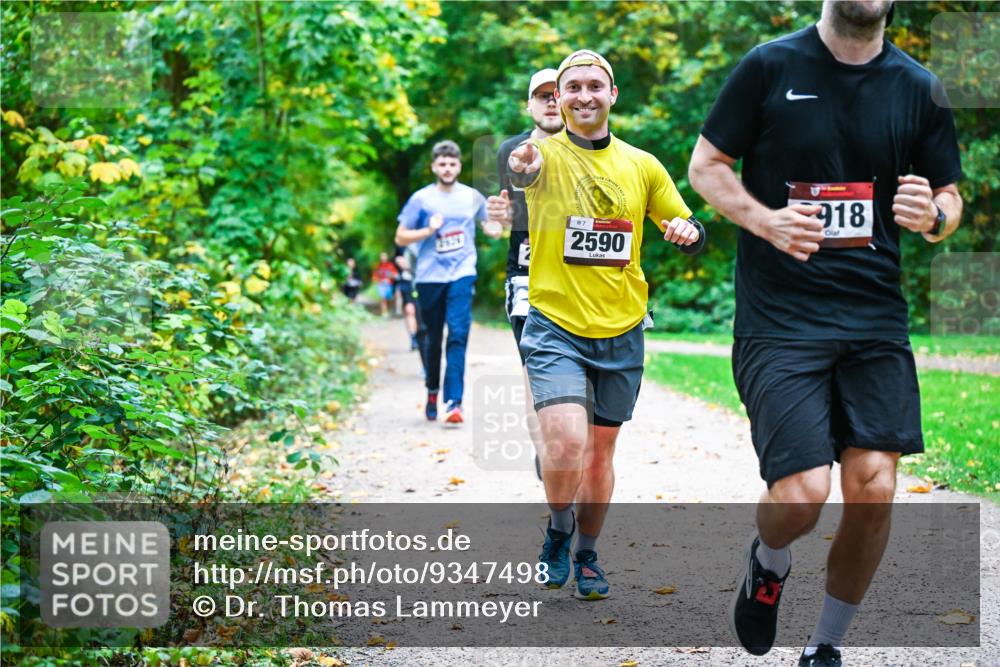 12.10.2025 - Bramfelder Halbmarathon 2025 Dr. Thomas Lammeyer http://msf.ph/oto/9347498 12.10.2025 10:24:01 Laufen 87, 2590, 918 meine-sportfotos.de