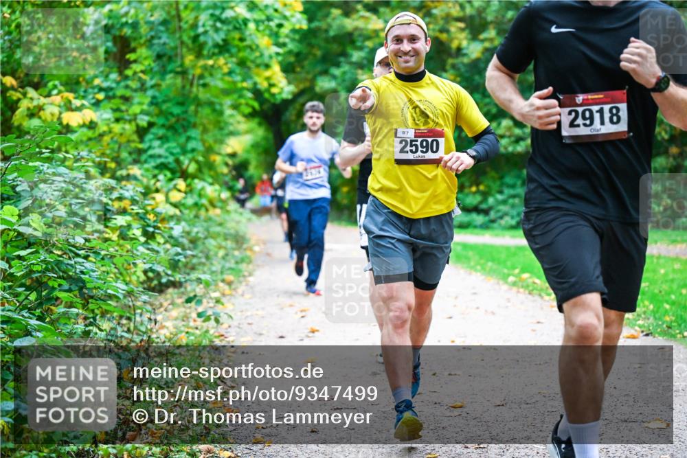 12.10.2025 - Bramfelder Halbmarathon 2025 Dr. Thomas Lammeyer http://msf.ph/oto/9347499 12.10.2025 10:24:01 Laufen 2534, 7, 2590, 2918 meine-sportfotos.de